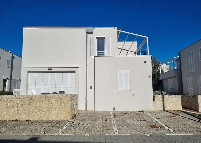 Sunny Sky Punta Skala, See View, 75 M To The Beach