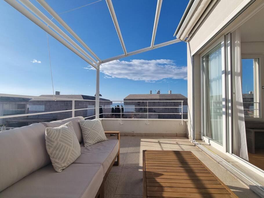Appartement Sunny Sky Punta Skala, View, 75 M To The